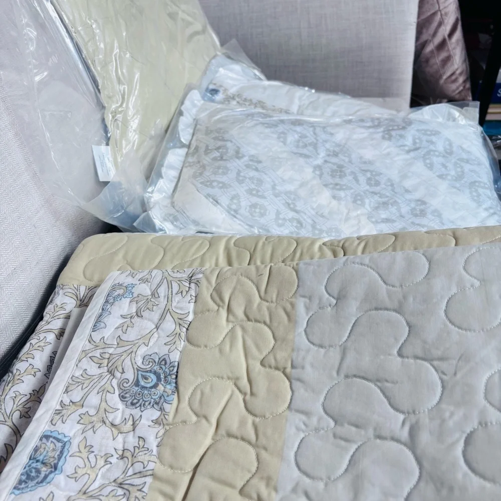 Madison Park 6pc Reversible Stella Cotton Percale with Throw Pillows Quilt Set Q